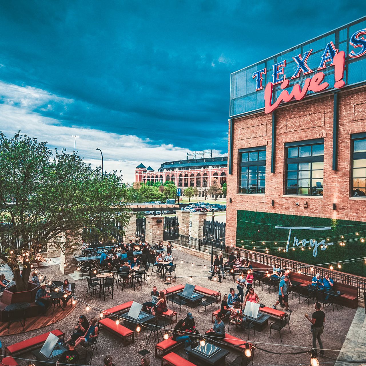 Troy Aikman To Open Restaurant At Texas Live! In Arlington