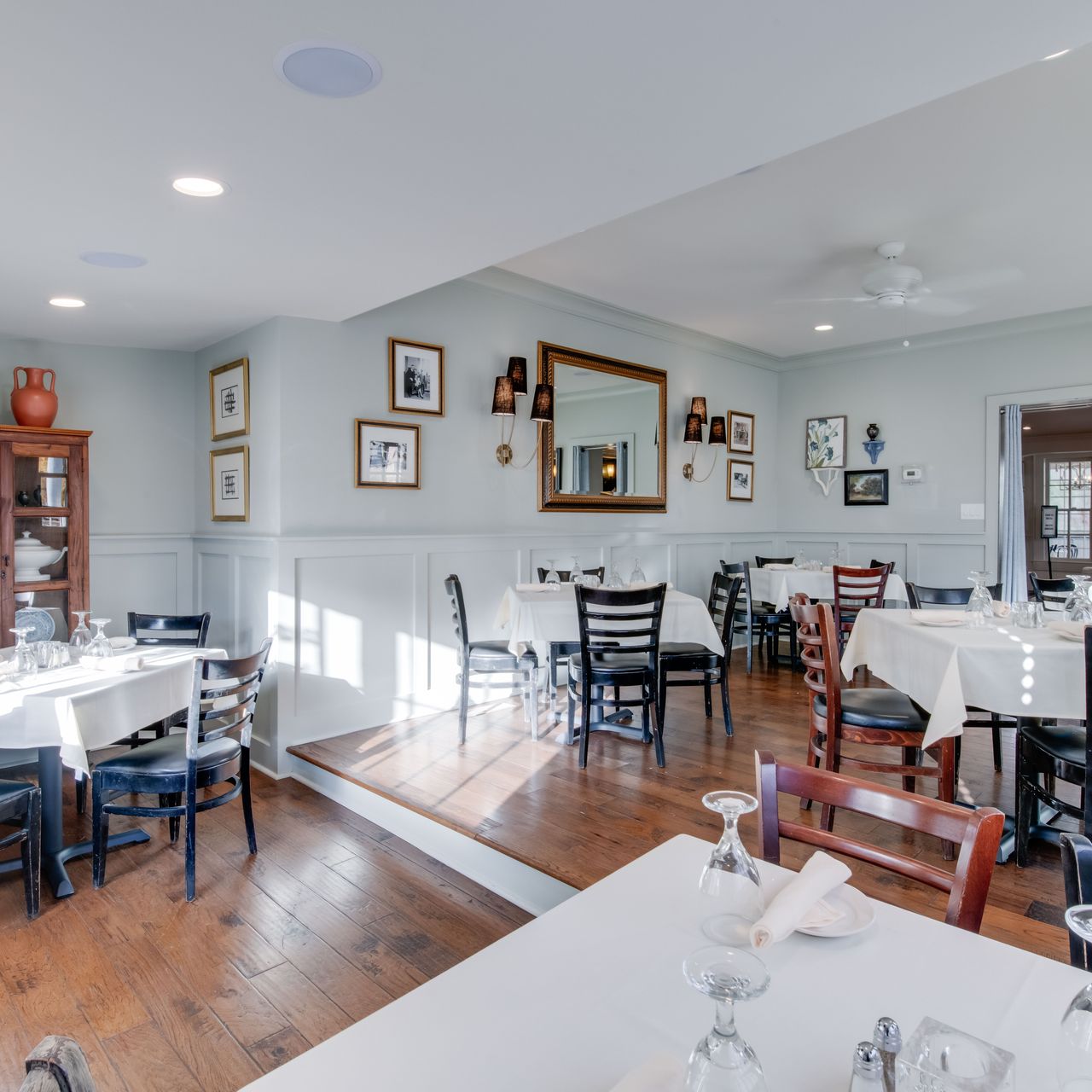 Old Vinings Inn - Updated 2024, Southern American Restaurant in Atlanta, GA