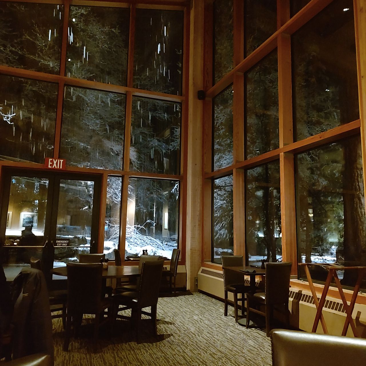 mammoth lakes restaurants open covid