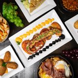 Cover image for Madrid Tapas y Vinos