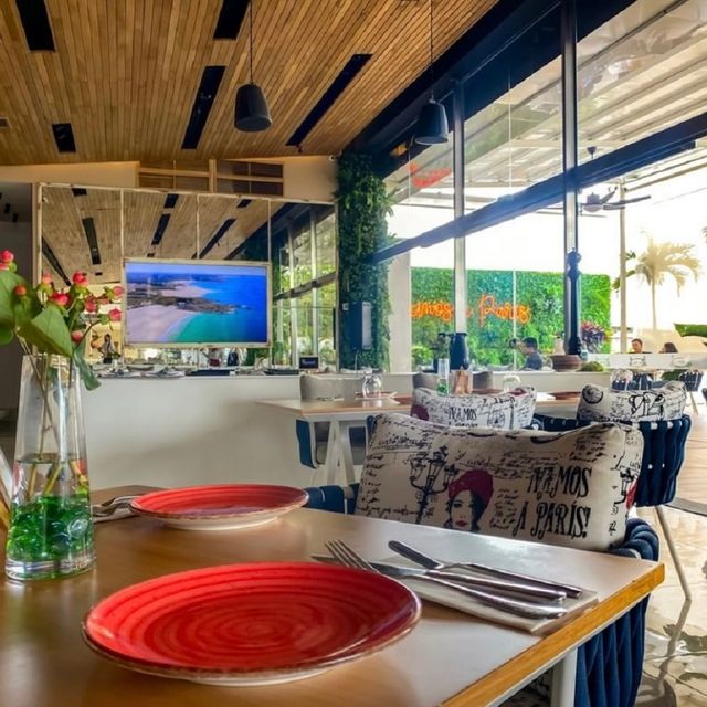 Petit Paris Sur la Mer Updated 2024, French Restaurant in Panama City