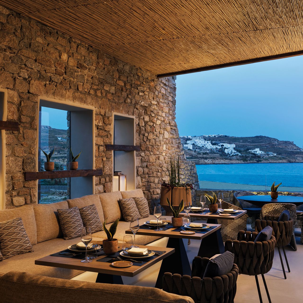 Mykonos restaurant outlet