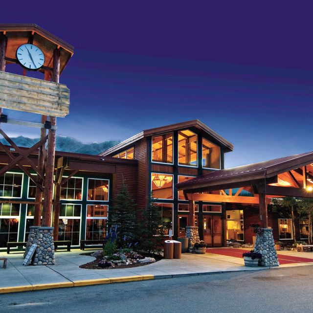 Canyon Steakhouse - McKinley Chalet Resort Restaurant - Denali National ...