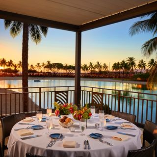 Best Restaurants Near Hilton Hawaiian Village Resort