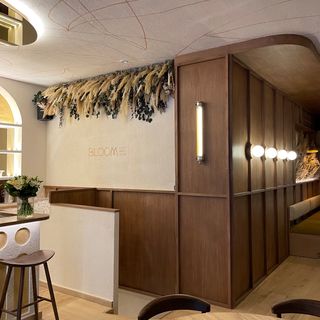 Restaurants Near Louis Vuitton, London, England