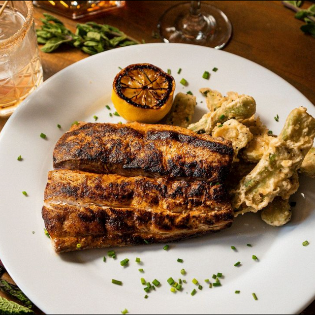 Restaurante Cherokee Rose BBQ Bar and Kitchen Stone Mountain, , GA