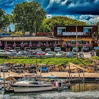 Boat House Pub & Eatery