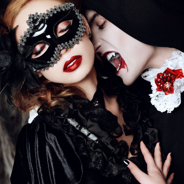 Vampire's Masquerade Ball brings 'gothic elegance' back to Portland 