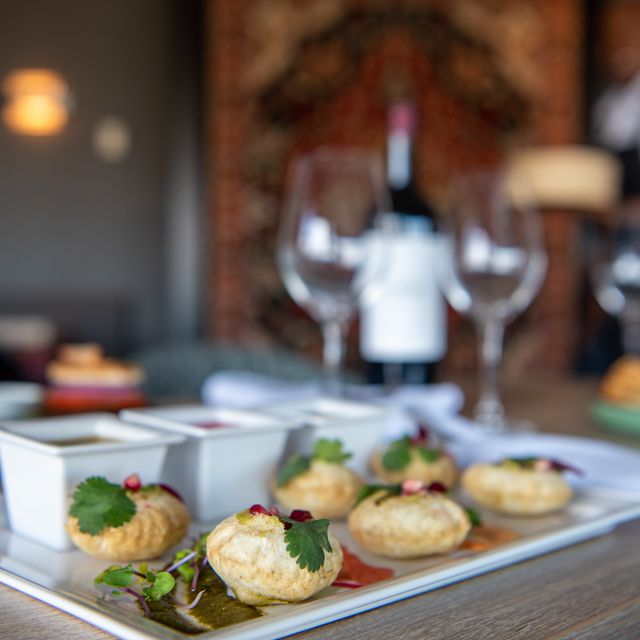 Restaurante Jadoo Eclectic Indian Cuisine and Craft Cocktails