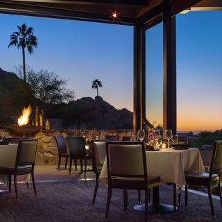 A photo of elements at Sanctuary Camelback Mountain restaurant