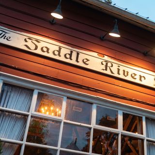 Una foto del restaurante The Saddle River Inn