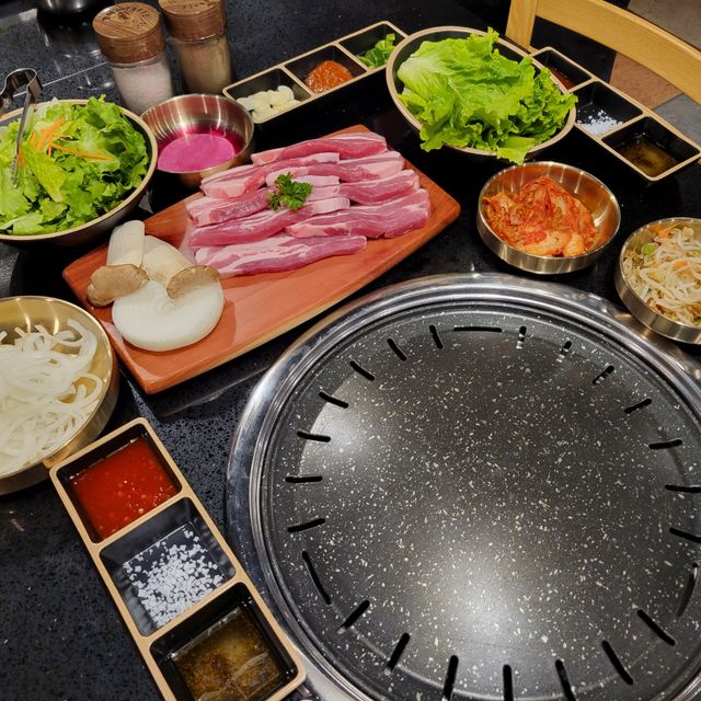 백정 캘거리 Baekjeong Korean BBQ House in Calgary Restaurant Calgary, AB