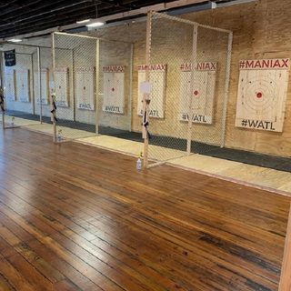 ManiAXE Throwing