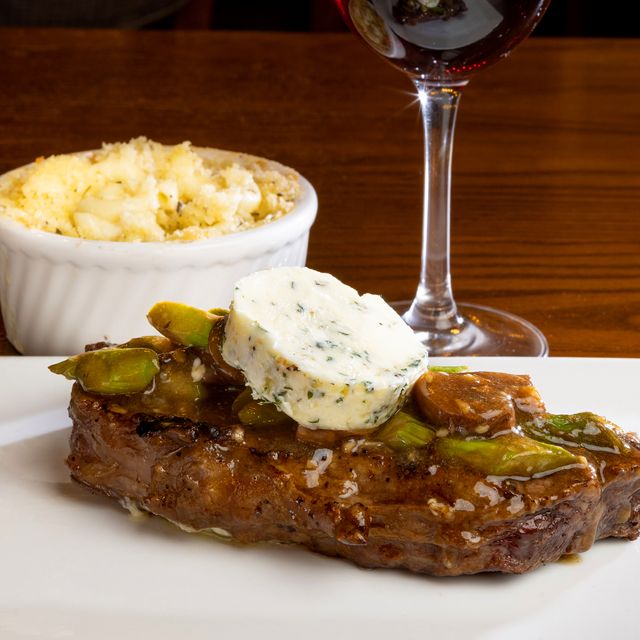 Gaslight Bar & Grill Updated 2024, American Restaurant in Cincinnati, OH