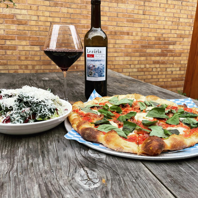 Le Petit Paquet Updated 2024, Pizza Bar in Shoreline, WA