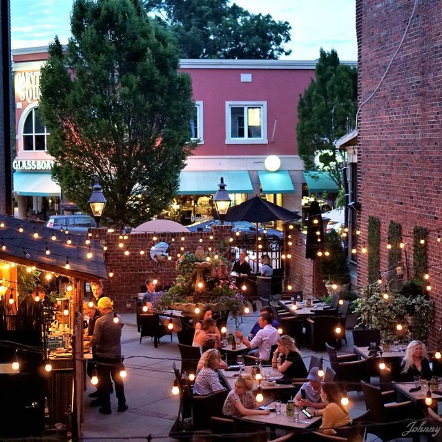 Les Crepes Carytown Updated 2024, Creperie in Richmond, VA