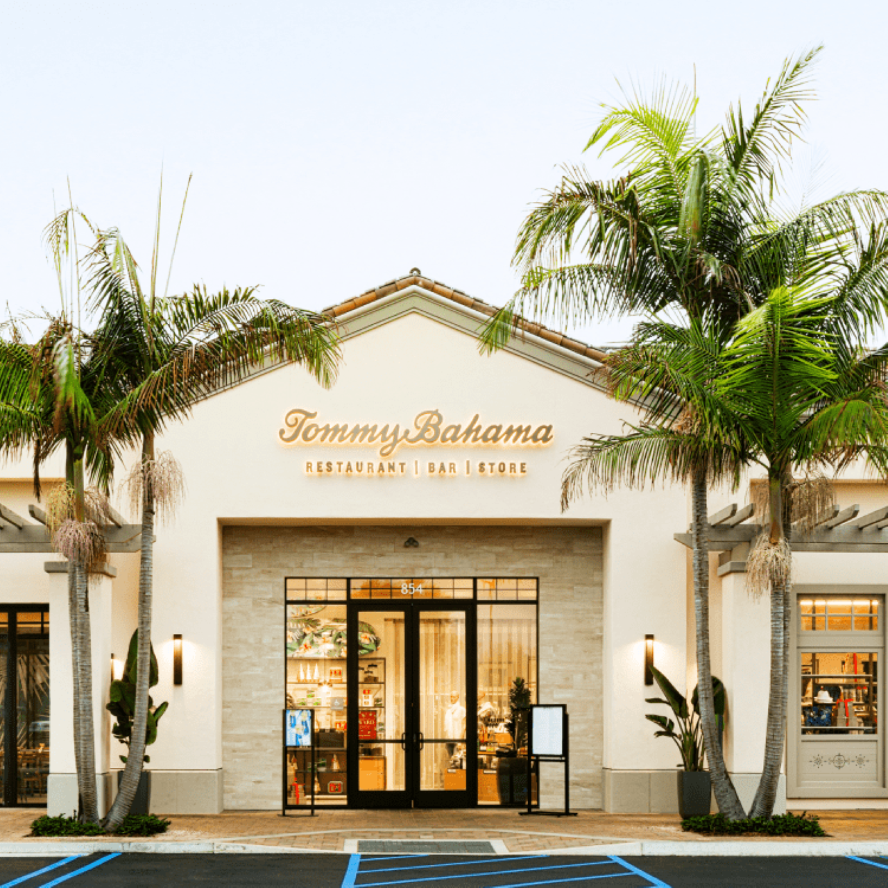 Tommy bahama international store plaza