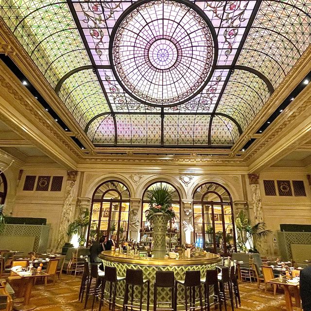 The Spruced Up Palm Court at the Plaza Hotel Has Less Gold But is as  Grandiose as Ever - Eater NY