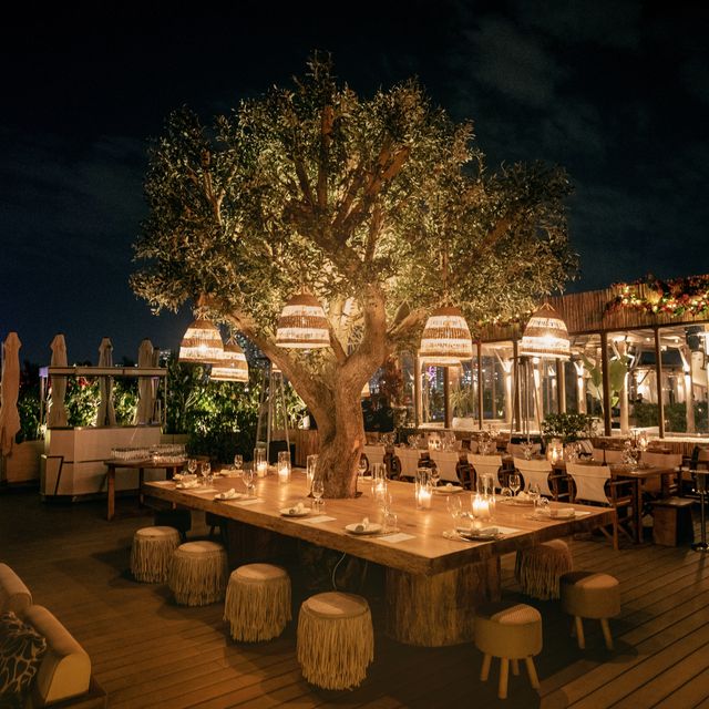 Restaurante Surf Club Dubai, Dubai OpenTable