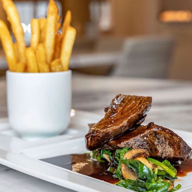 Malibu Canyon Bar and Grill at Cambria Calabasas Restaurant Calabasas