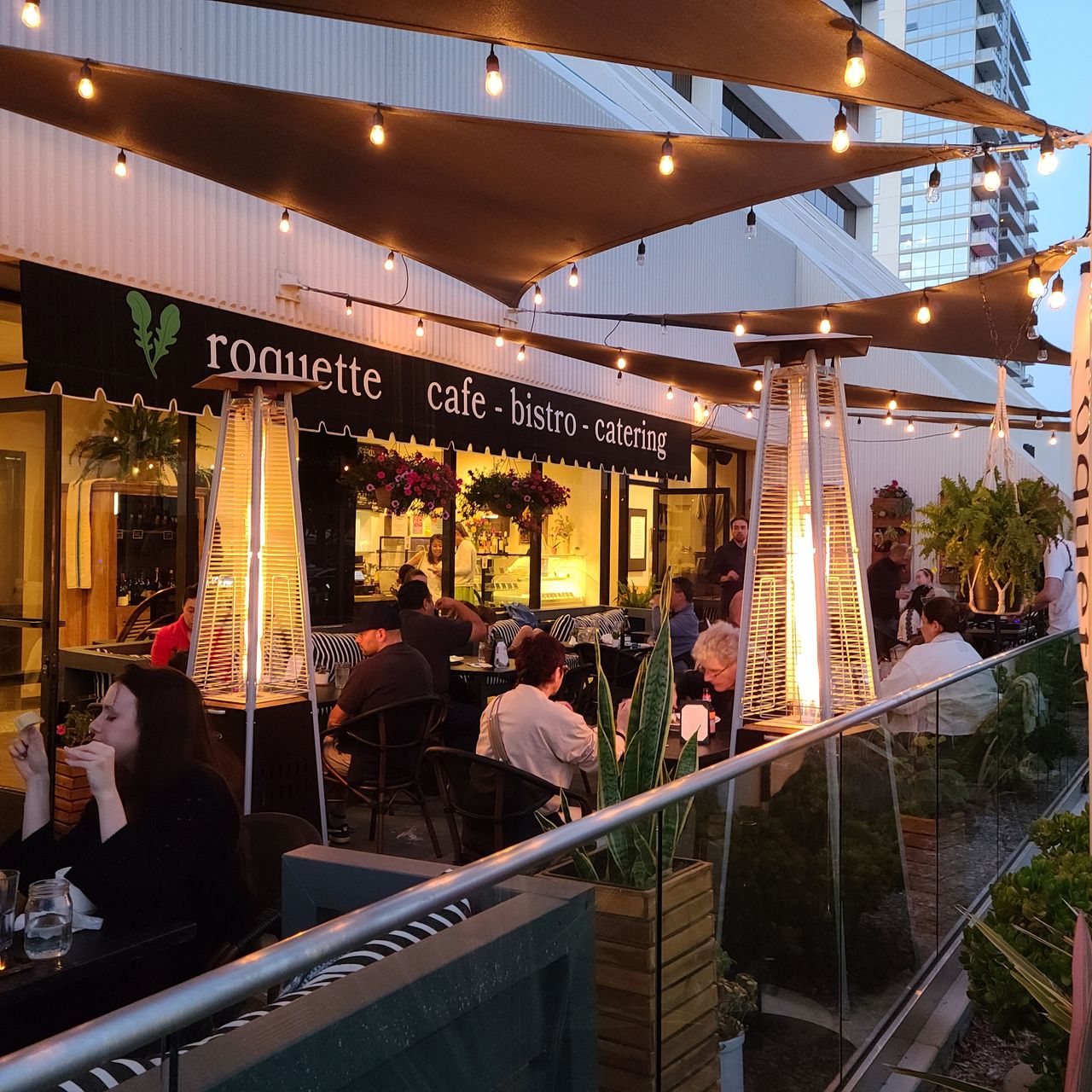 Roquette Cafe & Bistro